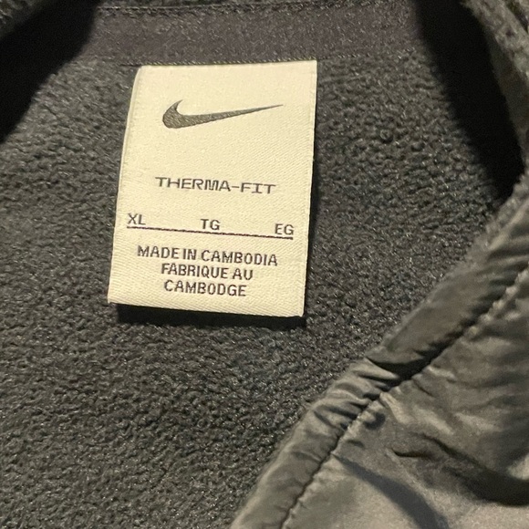 🆕 Nike Women's Therma-FIT One Black/Gold Fleece Full-Zip Jacket - Zip Pockets - Picture 13 of 15